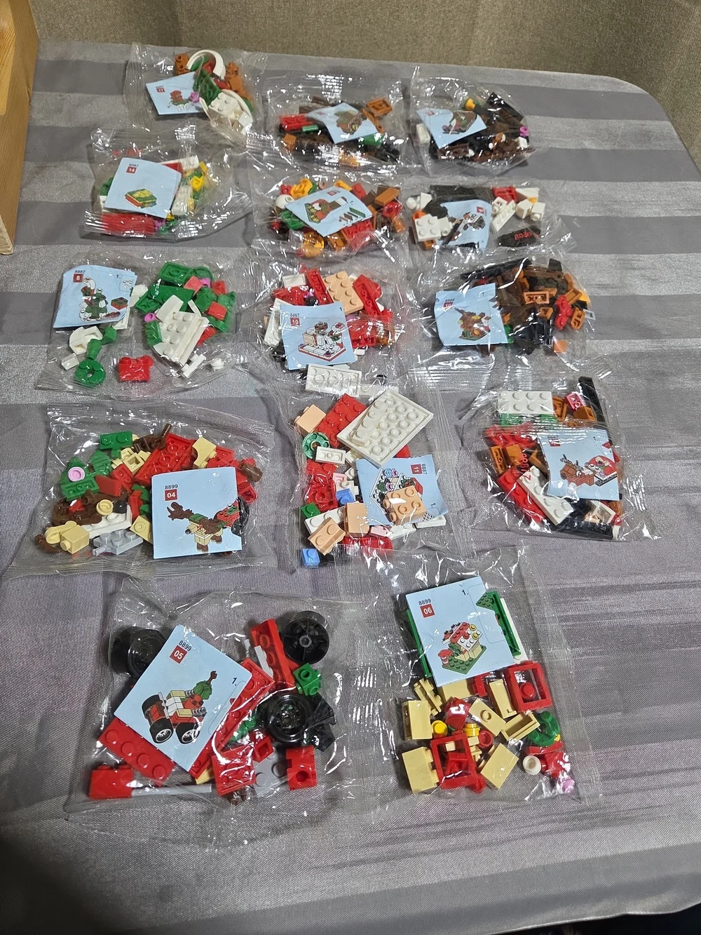 Holiday Mini Building Brick Set - Multicolor 14 Pks